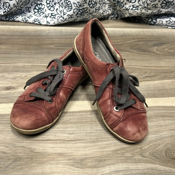 Casual Red Leather Sneakers - Picture 2 of 9